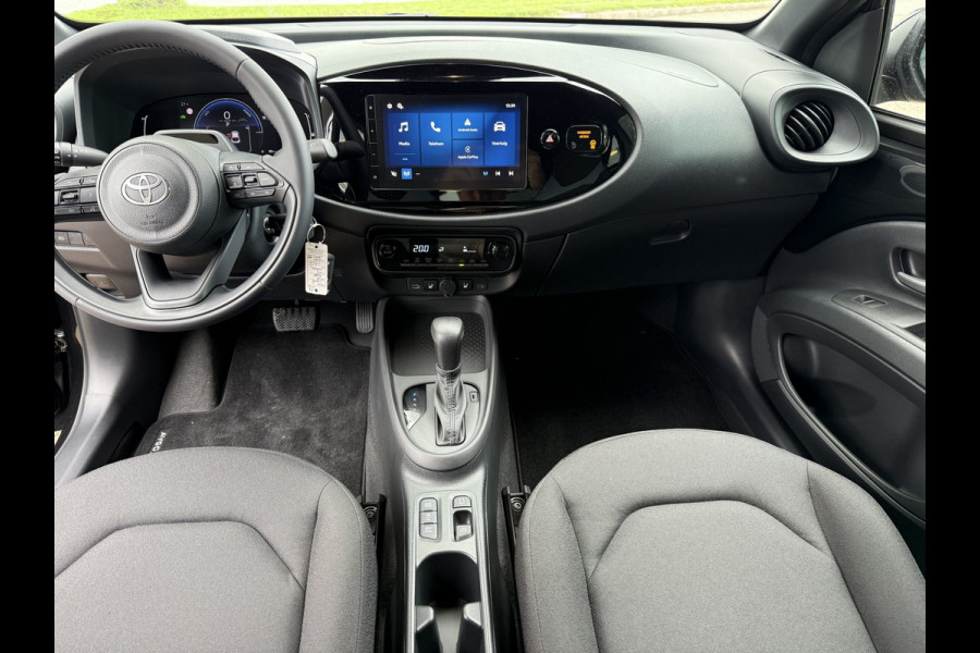 Toyota Aygo X Hybrid 115 pulse Automaat ** Camera ** Stoelverwarming ** Carplay