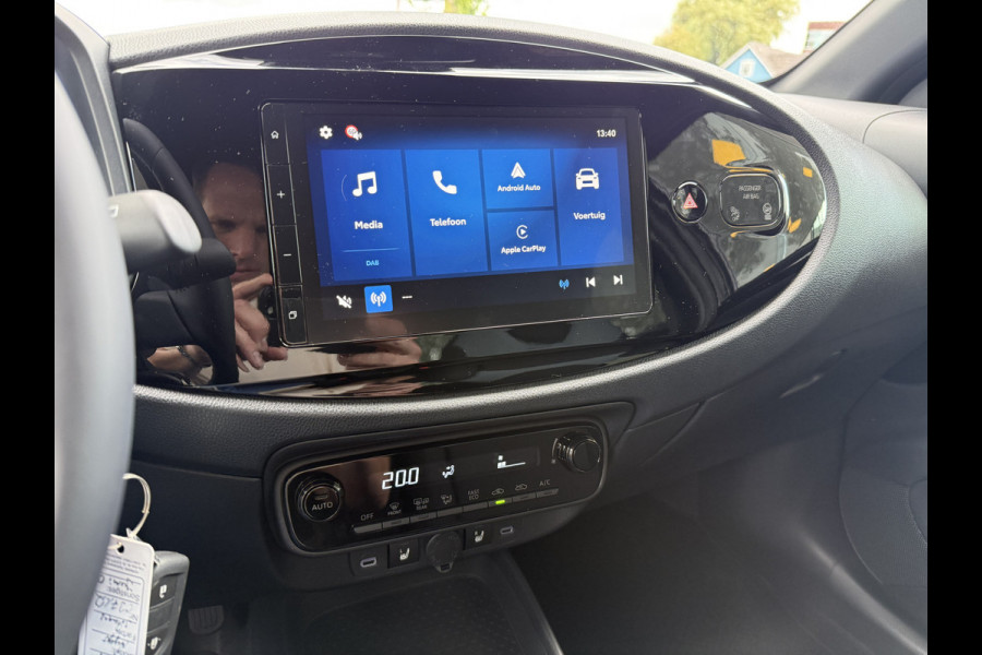 Toyota Aygo X Hybrid 115 pulse Automaat ** Camera ** Stoelverwarming ** Carplay