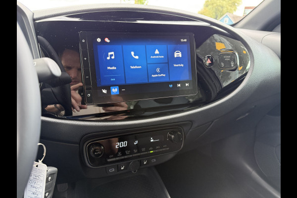 Toyota Aygo X Hybrid 115 pulse Automaat ** Camera ** Stoelverwarming ** Carplay