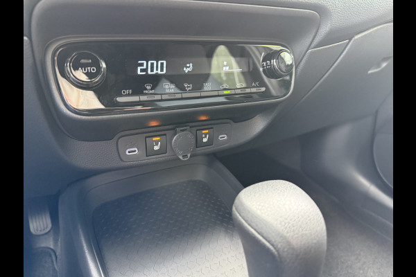 Toyota Aygo X Hybrid 115 pulse Automaat ** Camera ** Stoelverwarming ** Carplay