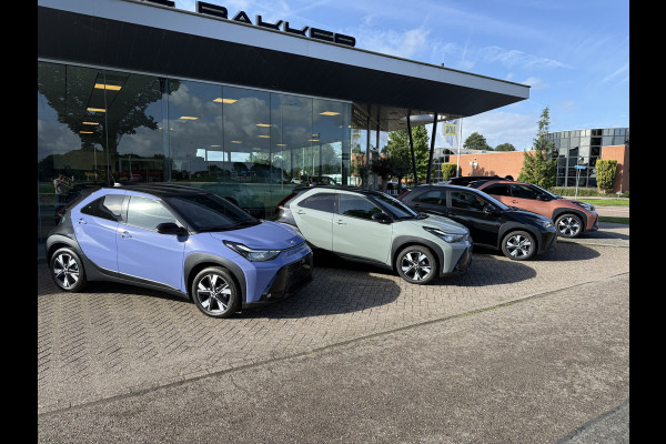 Toyota Aygo X Hybrid 115 pulse Automaat ** Camera ** Stoelverwarming ** Carplay