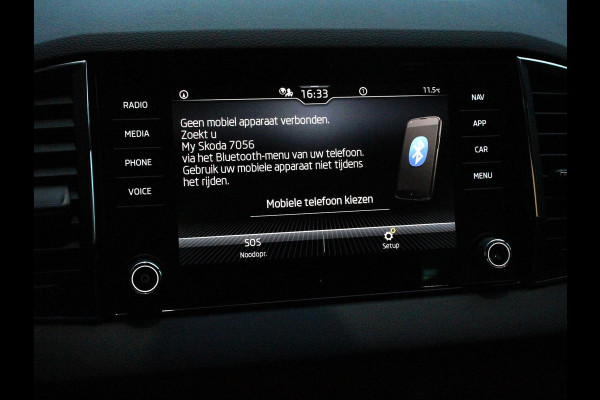 Škoda Karoq 1.5 TSI 150pk Automaat Ambition Navigatie Apple Carpla/Android Auto Camera Climate Control Adaptive Cruise control Lichtmetalen Velgen