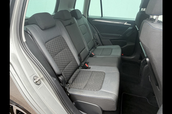 Volkswagen Golf Sportsvan 1.5 TSI ACT Highline Adapt.Cruise Stoelverw Trekhaak Carplay