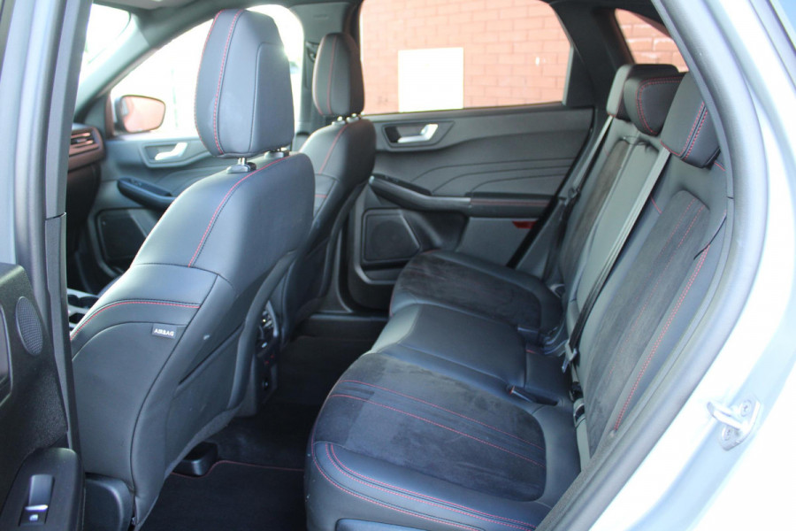 Ford Kuga 2.5 PHEV ST-Line X | Panoramadak | Wegklapbare trekhaak | Head up Display | Adapitve Led | Winter Pack | Bang&Olufsen | AGR-stoelen | 2.100kg trekgewicht