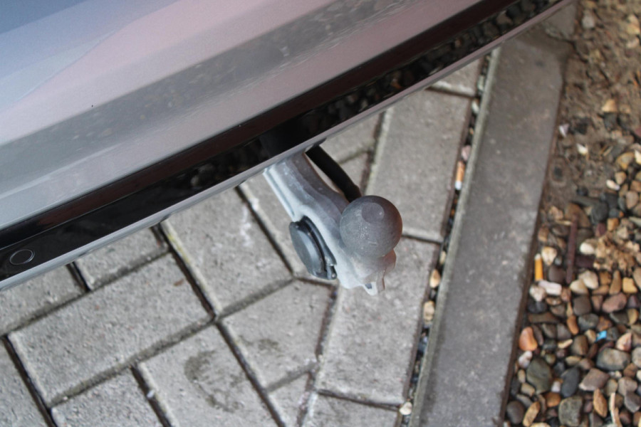 Ford Kuga 2.5 PHEV ST-Line X | Panoramadak | Wegklapbare trekhaak | Head up Display | Adapitve Led | Winter Pack | Bang&Olufsen | AGR-stoelen | 2.100kg trekgewicht