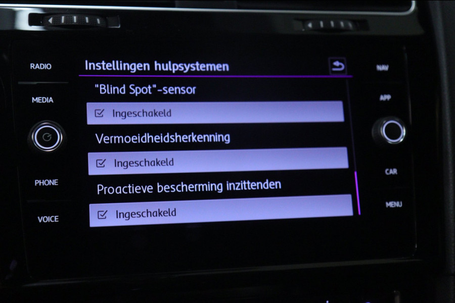 Volkswagen Golf 2.0 TSI GTI Performance PANO/CARPLAY/STOELVER/CAM/ACC/VOL
