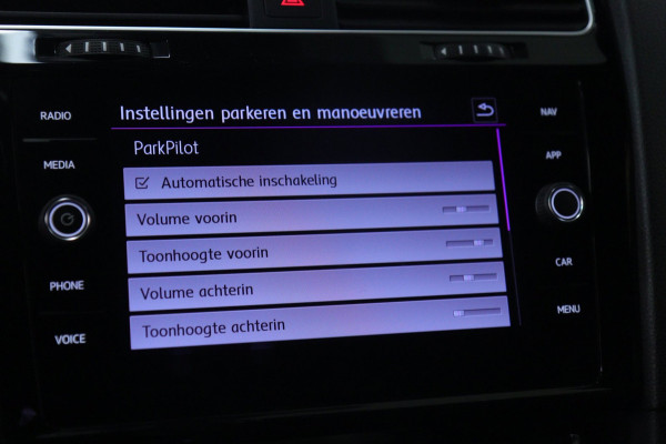 Volkswagen Golf 2.0 TSI GTI Performance PANO/CARPLAY/STOELVER/CAM/ACC/VOL