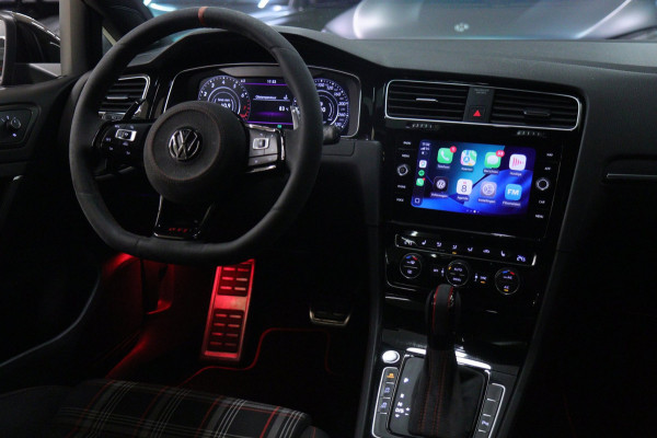 Volkswagen Golf 2.0 TSI GTI Performance PANO/CARPLAY/STOELVER/CAM/ACC/VOL