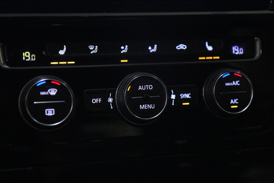 Volkswagen Golf 2.0 TSI GTI Performance PANO/CARPLAY/STOELVER/CAM/ACC/VOL