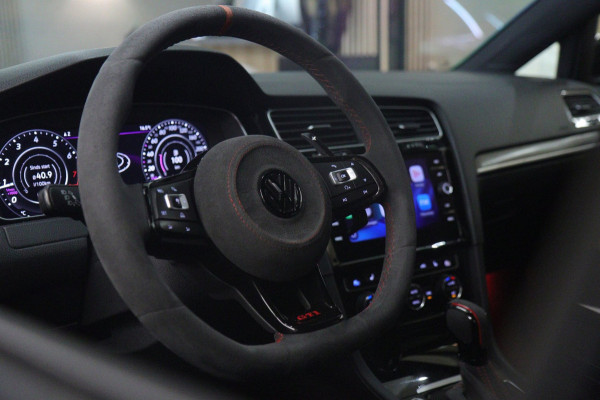 Volkswagen Golf 2.0 TSI GTI Performance PANO/CARPLAY/STOELVER/CAM/ACC/VOL