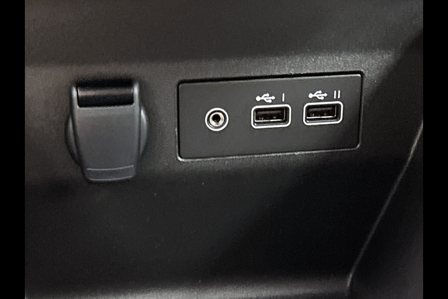 Renault Clio TCe 90PK GPF evolution | CAMERA | NAVI | DEALER ONDERHOUDEN | STOEL VERWARM. | PARK. SENSOREN | CARPLAY