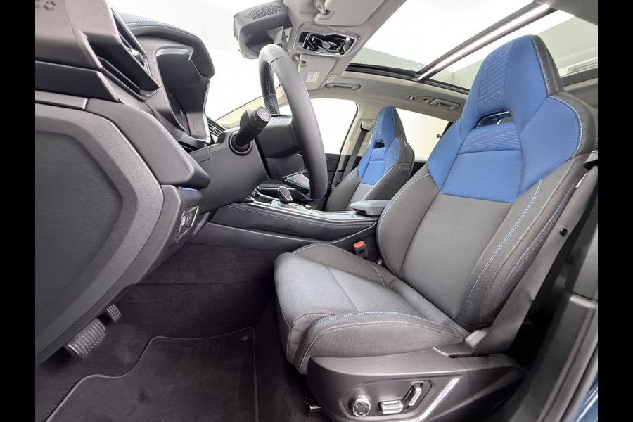 Lynk & Co 01 SOH 96% PHEV AUT-7 261pk Pano-Schuifdak Lmv 20" 360°Camera Apple Carplay Android Auto Adap.Cruise Navi Pdc Ecc Keyless Led Plug- Elek.Memory.Stoel File assistent Dodehoek detector Elektrisch bedienbare achterklep Rijstrooksensor Wifi Verkeersbord detectie 425Nm koppel 3,7kw laadvermogen 1.800kg Trekvermogen