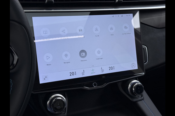 Lynk & Co 01 SOH 96% PHEV AUT-7 261pk Pano-Schuifdak Lmv 20" 360°Camera Apple Carplay Android Auto Adap.Cruise Navi Pdc Ecc Keyless Led Plug- Elek.Memory.Stoel File assistent Dodehoek detector Elektrisch bedienbare achterklep Rijstrooksensor Wifi Verkeersbord detectie 425Nm koppel 3,7kw laadvermogen 1.800kg Trekvermogen
