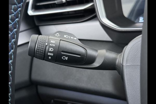 Lynk & Co 01 SOH 96% PHEV AUT-7 261pk Pano-Schuifdak Lmv 20" 360°Camera Apple Carplay Android Auto Adap.Cruise Navi Pdc Ecc Keyless Led Plug- Elek.Memory.Stoel File assistent Dodehoek detector Elektrisch bedienbare achterklep Rijstrooksensor Wifi Verkeersbord detectie 425Nm koppel 3,7kw laadvermogen 1.800kg Trekvermogen