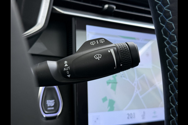 Lynk & Co 01 SOH 96% PHEV AUT-7 261pk Pano-Schuifdak Lmv 20" 360°Camera Apple Carplay Android Auto Adap.Cruise Navi Pdc Ecc Keyless Led Plug- Elek.Memory.Stoel File assistent Dodehoek detector Elektrisch bedienbare achterklep Rijstrooksensor Wifi Verkeersbord detectie 425Nm koppel 3,7kw laadvermogen 1.800kg Trekvermogen