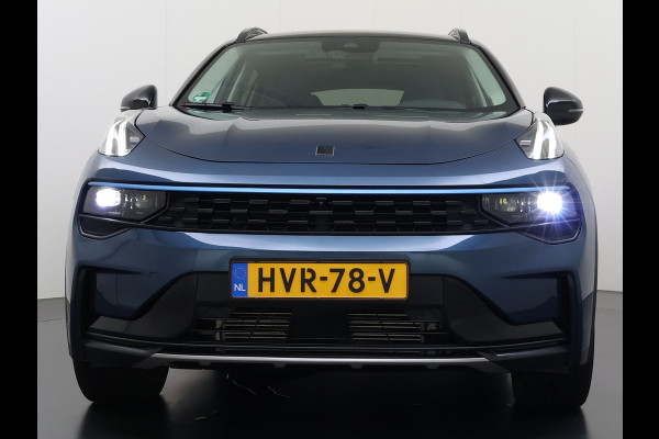 Lynk & Co 01 SOH 96% PHEV AUT-7 261pk Pano-Schuifdak Lmv 20" 360°Camera Apple Carplay Android Auto Adap.Cruise Navi Pdc Ecc Keyless Led Plug- Elek.Memory.Stoel File assistent Dodehoek detector Elektrisch bedienbare achterklep Rijstrooksensor Wifi Verkeersbord detectie 425Nm koppel 3,7kw laadvermogen 1.800kg Trekvermogen