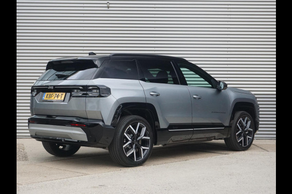 Jeep Compass First Edition 74 kWh | Actieprijs* | Adapt. Cruise | Camera | Carplay | 20" | Elektr. A-Klep | Navi | Winter Pack | Schuif/Kanteldak | Premium Pack | Conv. Pack | Warmtepomp