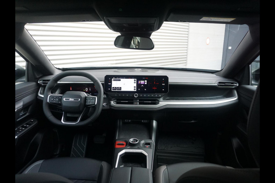Jeep Compass First Edition 74 kWh | Actieprijs* | Adapt. Cruise | Camera | Carplay | 20" | Elektr. A-Klep | Navi | Winter Pack | Schuif/Kanteldak | Premium Pack | Conv. Pack | Warmtepomp