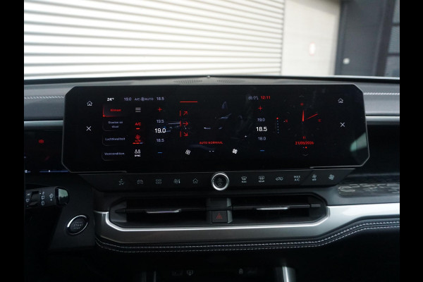Jeep Compass First Edition 74 kWh | Actieprijs* | Adapt. Cruise | Camera | Carplay | 20" | Elektr. A-Klep | Navi | Winter Pack | Schuif/Kanteldak | Premium Pack | Conv. Pack | Warmtepomp