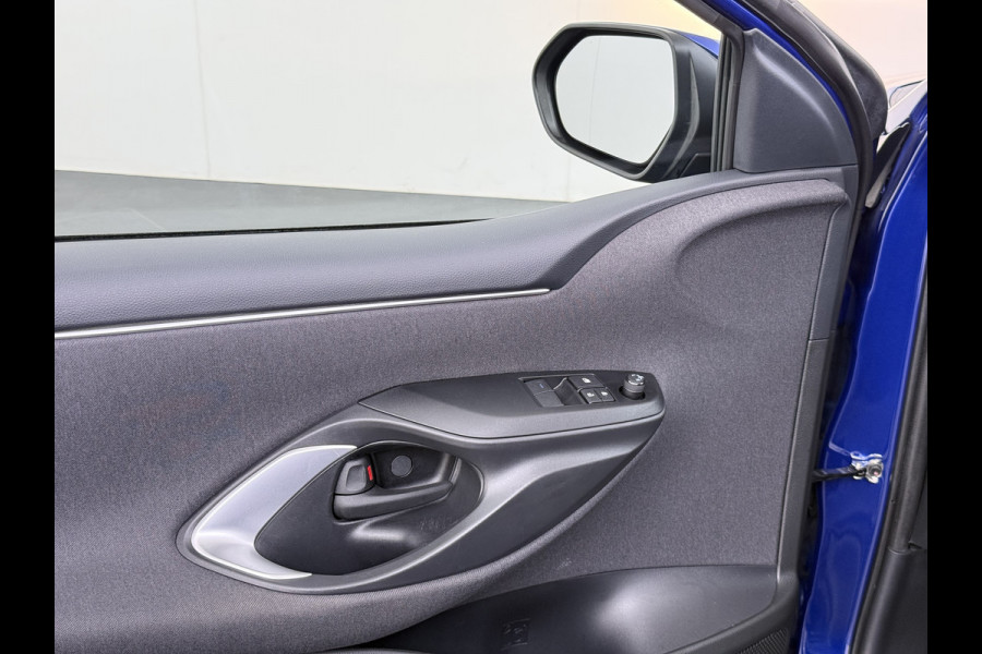 Toyota Yaris 1.5 Hybrid Automaat Camera Adap.Cruise Apple Carplay Android Auto Navi* Ecc Bluetooth Active Regen-Lichtsensor Isofix LTA Stuurhulp Wifi Miracast PCS RSA DRCC 1e Eigenaar