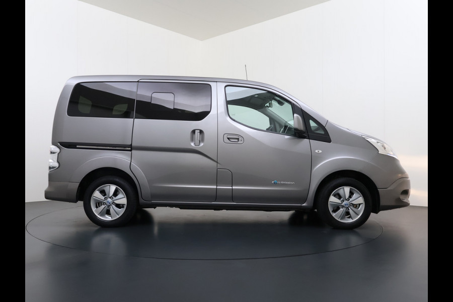 Nissan e-NV200 Evalia 40kWh Automaat 2X Schuifdeur 5-Persoons SOH 89% Camera Stoel+Stuurverwarming Navi DAB Connect Edition Regen-Lichtsensor Cruise Control Bluetooth Privacy Glas Isofix Lmv 15" 1e Eigenaar Dealeronderhouden Origineel Nederlandse Auto