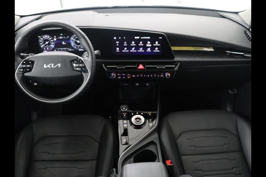 Kia Niro EV DynamicPlusLine 64.8 kWh | SOH 95,8% | Panoramadak | Leder | Adaptive cruise | Harman/Kardon | Trekhaak | Camera | Park assist | Stuur/stoel verwarming | Carplay | Climate control | Full LED