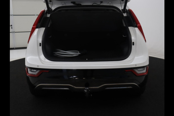 Kia Niro EV DynamicPlusLine 64.8 kWh | SOH 95,8% | Panoramadak | Leder | Adaptive cruise | Harman/Kardon | Trekhaak | Camera | Park assist | Stuur/stoel verwarming | Carplay | Climate control | Full LED