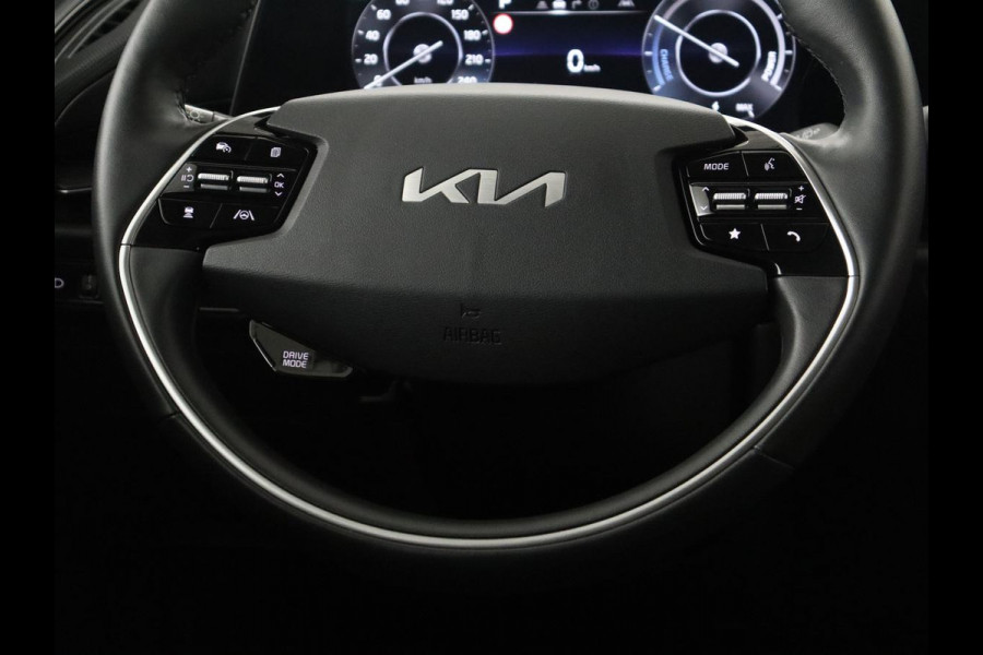 Kia Niro EV DynamicPlusLine 64.8 kWh | SOH 95,8% | Panoramadak | Leder | Adaptive cruise | Harman/Kardon | Trekhaak | Camera | Park assist | Stuur/stoel verwarming | Carplay | Climate control | Full LED