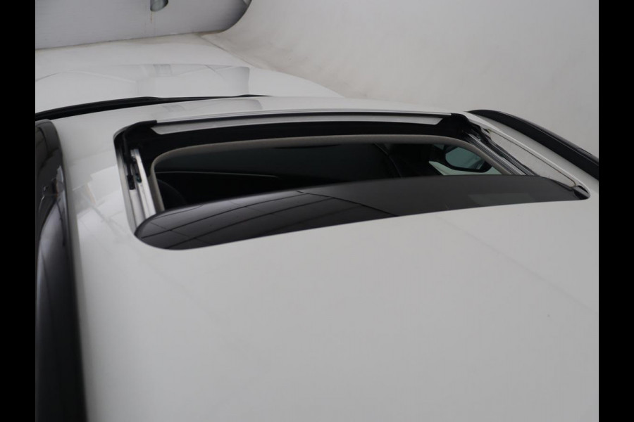 Kia Niro EV DynamicPlusLine 64.8 kWh | SOH 95,8% | Panoramadak | Leder | Adaptive cruise | Harman/Kardon | Trekhaak | Camera | Park assist | Stuur/stoel verwarming | Carplay | Climate control | Full LED