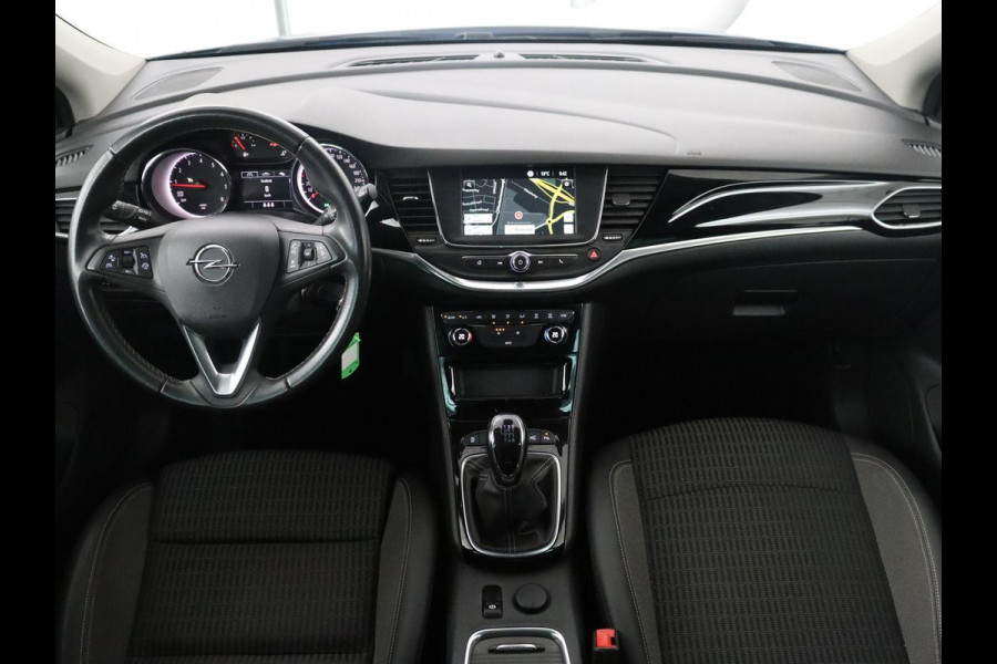 Opel Astra Sports Tourer 1.2 Design & Tech | Cruise control | Camera | Park assist | Trekhaak | Dodehoek detectie | Navigatie | Carplay | Climate control | 16" velgen