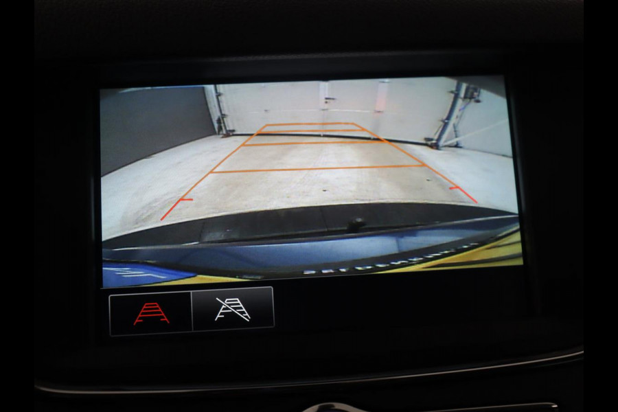 Opel Astra Sports Tourer 1.2 Design & Tech | Cruise control | Camera | Park assist | Trekhaak | Dodehoek detectie | Navigatie | Carplay | Climate control | 16" velgen
