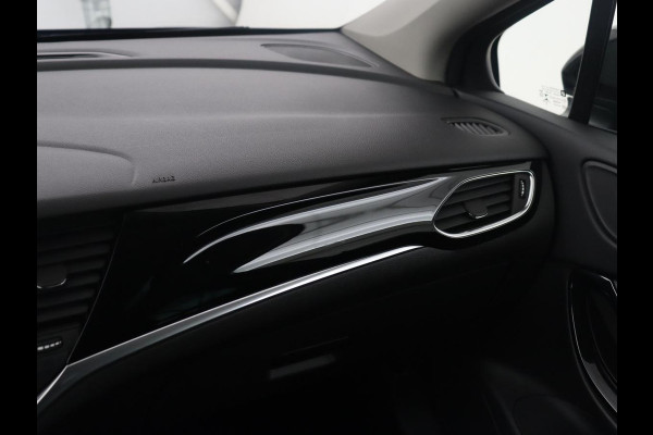 Opel Astra Sports Tourer 1.2 Design & Tech | Cruise control | Camera | Park assist | Trekhaak | Dodehoek detectie | Navigatie | Carplay | Climate control | 16" velgen