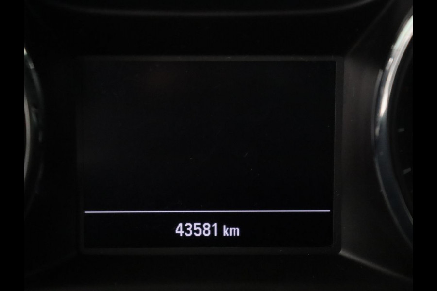 Opel Astra Sports Tourer 1.2 Design & Tech | Cruise control | Camera | Park assist | Trekhaak | Dodehoek detectie | Navigatie | Carplay | Climate control | 16" velgen