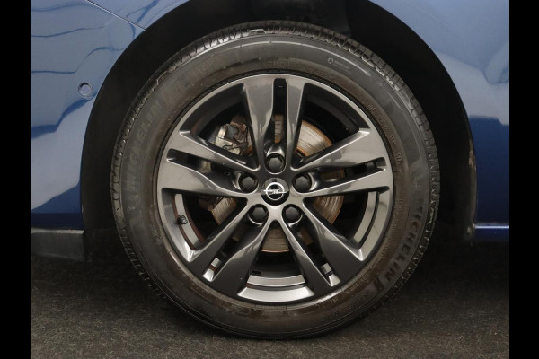 Opel Astra Sports Tourer 1.2 Design & Tech | Cruise control | Camera | Park assist | Trekhaak | Dodehoek detectie | Navigatie | Carplay | Climate control | 16" velgen