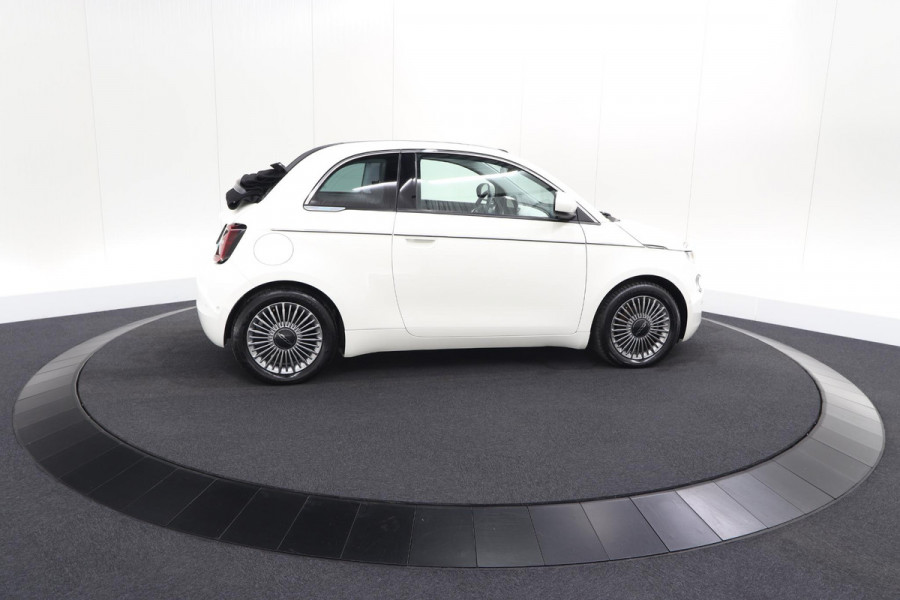 Fiat 500C Icon 42 kWh | 97,3% SOH | Convenience Pack | Camera | Dodehoekdetectie | Stoelverwarming
