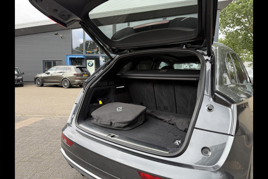 Audi Q5 55 TFSI e S edition VAN: 48.900,- VOOR: 44.877,- UW HERFSTVOORDEEL: 4.023,- S-LINE BINNEN + BUITEN |LUCHTVERING| ELEKTRISCHE TREKHAAK| 360 CAMERA| PANO| DODE HOEK SENSOR| ELEK. STOELEN | MATRIX| RECENT NOG ONDERHOUD GEHAD|