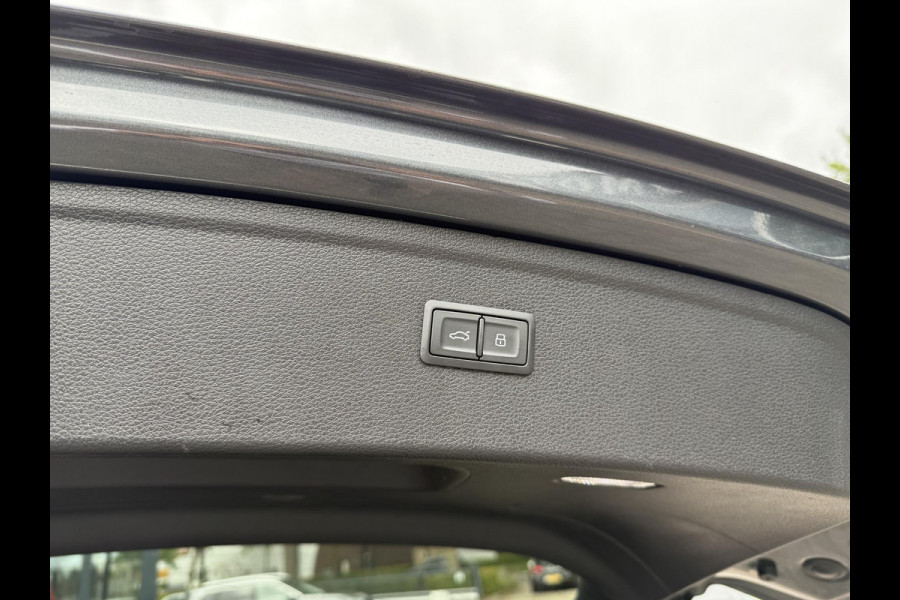 Audi Q5 55 TFSI e S edition VAN: 48.900,- VOOR: 44.877,- UW HERFSTVOORDEEL: 4.023,- S-LINE BINNEN + BUITEN |LUCHTVERING| ELEKTRISCHE TREKHAAK| 360 CAMERA| PANO| DODE HOEK SENSOR| ELEK. STOELEN | MATRIX| RECENT NOG ONDERHOUD GEHAD|