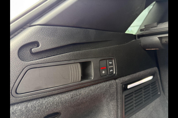 Audi Q5 55 TFSI e S edition VAN: 48.900,- VOOR: 44.877,- UW HERFSTVOORDEEL: 4.023,- S-LINE BINNEN + BUITEN |LUCHTVERING| ELEKTRISCHE TREKHAAK| 360 CAMERA| PANO| DODE HOEK SENSOR| ELEK. STOELEN | MATRIX| RECENT NOG ONDERHOUD GEHAD|