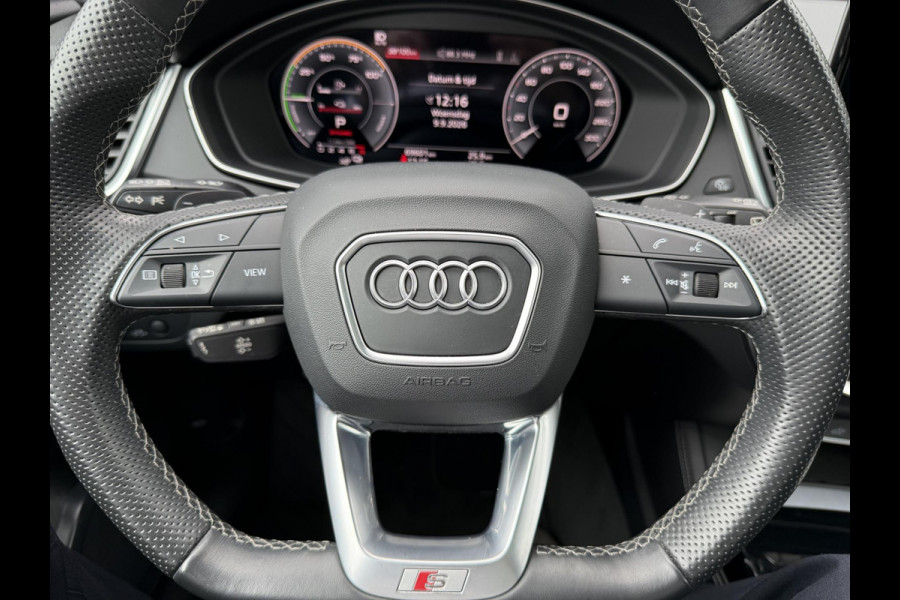 Audi Q5 55 TFSI e S edition VAN: 48.900,- VOOR: 44.877,- UW HERFSTVOORDEEL: 4.023,- S-LINE BINNEN + BUITEN |LUCHTVERING| ELEKTRISCHE TREKHAAK| 360 CAMERA| PANO| DODE HOEK SENSOR| ELEK. STOELEN | MATRIX| RECENT NOG ONDERHOUD GEHAD|