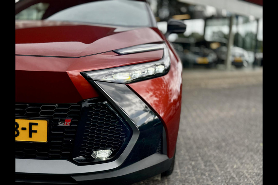 Toyota C-HR 2.0 Plug-in Hybrid 220 GR SPORT | Digitale Binnenspiegel | Dode Hoek Detectie | HUD | Adaptive CC | GR stoelen | Smart Phone Entry | Camera |