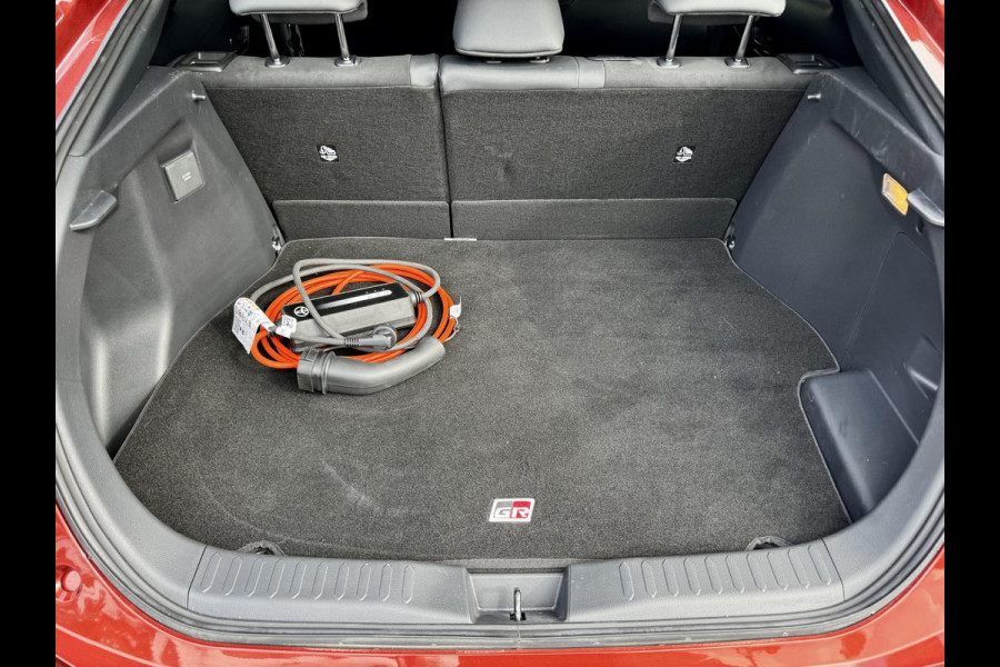 Toyota C-HR 2.0 Plug-in Hybrid 220 GR SPORT | Digitale Binnenspiegel | Dode Hoek Detectie | HUD | Adaptive CC | GR stoelen | Smart Phone Entry | Camera |