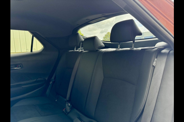 Toyota C-HR 2.0 Plug-in Hybrid 220 GR SPORT | Digitale Binnenspiegel | Dode Hoek Detectie | HUD | Adaptive CC | GR stoelen | Smart Phone Entry | Camera |