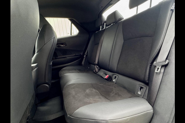 Toyota C-HR 2.0 Plug-in Hybrid 220 GR SPORT | Digitale Binnenspiegel | Dode Hoek Detectie | HUD | Adaptive CC | GR stoelen | Smart Phone Entry | Camera |