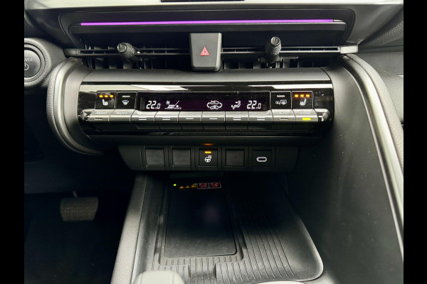 Toyota C-HR 2.0 Plug-in Hybrid 220 GR SPORT | Digitale Binnenspiegel | Dode Hoek Detectie | HUD | Adaptive CC | GR stoelen | Smart Phone Entry | Camera |