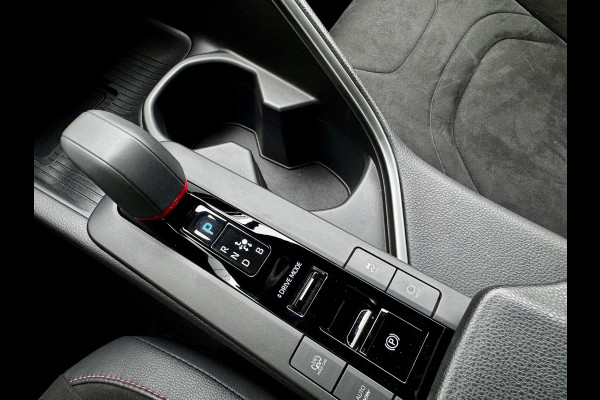 Toyota C-HR 2.0 Plug-in Hybrid 220 GR SPORT | Digitale Binnenspiegel | Dode Hoek Detectie | HUD | Adaptive CC | GR stoelen | Smart Phone Entry | Camera |
