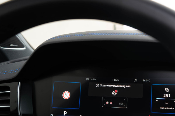 Volkswagen Touareg 3.0 TSI eHybrid 4MOTION R / 5 jaar Fabrieksgarantie/ Puglia/ DynAudio/ Head-up/ 360 Camera/  340kW