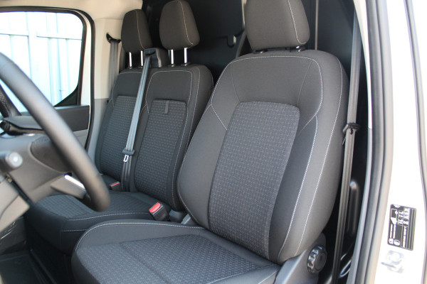 Ford E-Transit Custom 340 L2H1 Trend 71 kWh ELEKTRISCH ! Apple Carplay, Camera, Cruise Control, Metallic lak, Winter pakket: Stoel-, Stuur- en Voorraamverw., verwarming, Van € 46.340,- nu voor € 37.950,-