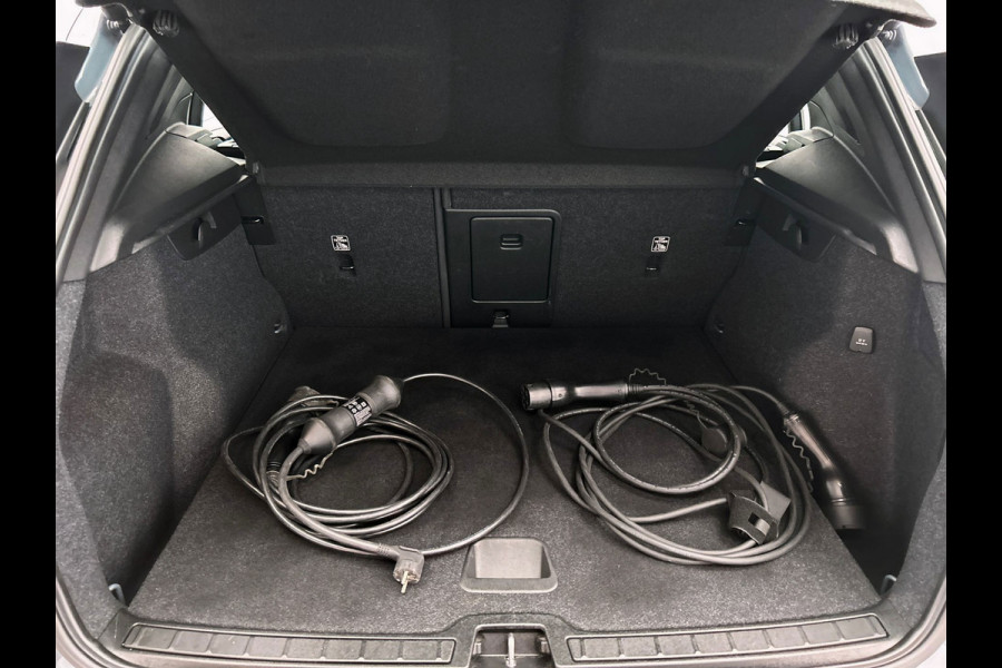 Volvo XC40 1.5 T4 Recharge | Apple/Carplay | Elek. Kofferklep | Camera | 1e Eigenaar |
