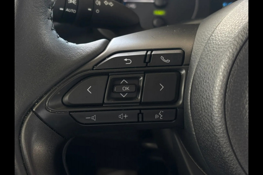 Mazda 2 Hybrid 1.5 Centre-line (NL-auto, Fabrieksgarantie, Navi, Carplay, StoelV, Camera, Addapt Cruise, Lane Assist, Etc)