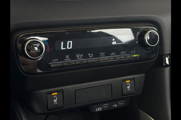 Mazda 2 Hybrid 1.5 Centre-line (NL-auto, Fabrieksgarantie, Navi, Carplay, StoelV, Camera, Addapt Cruise, Lane Assist, Etc)